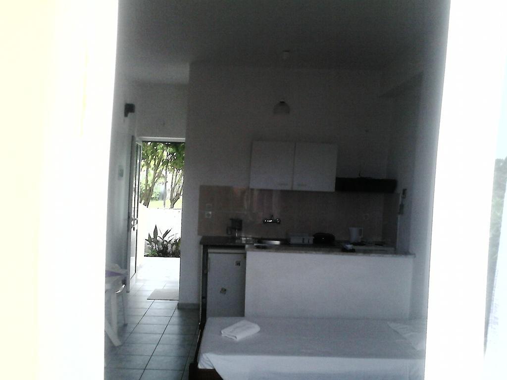 Tony'S Apartments Ájosz Jeórjosz Kültér fotó