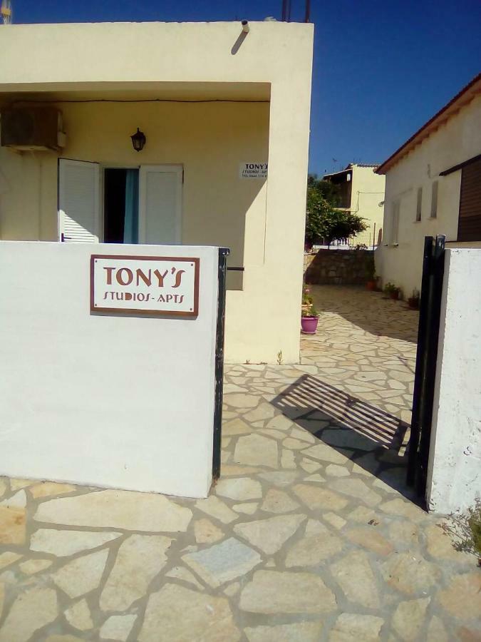 Tony'S Apartments Ájosz Jeórjosz Kültér fotó